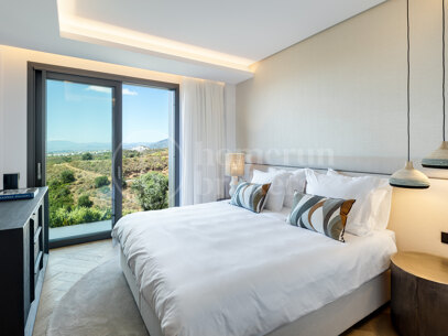 Villa Colina - Brand New Contemporary Villa with Sea Views
