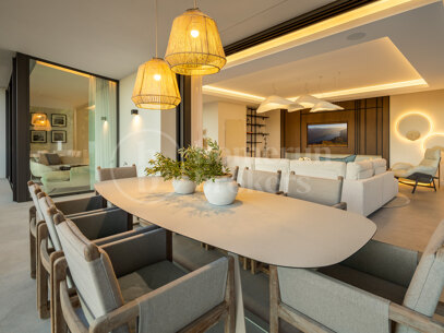 Villa Colina - Brand New Contemporary Villa with Sea Views