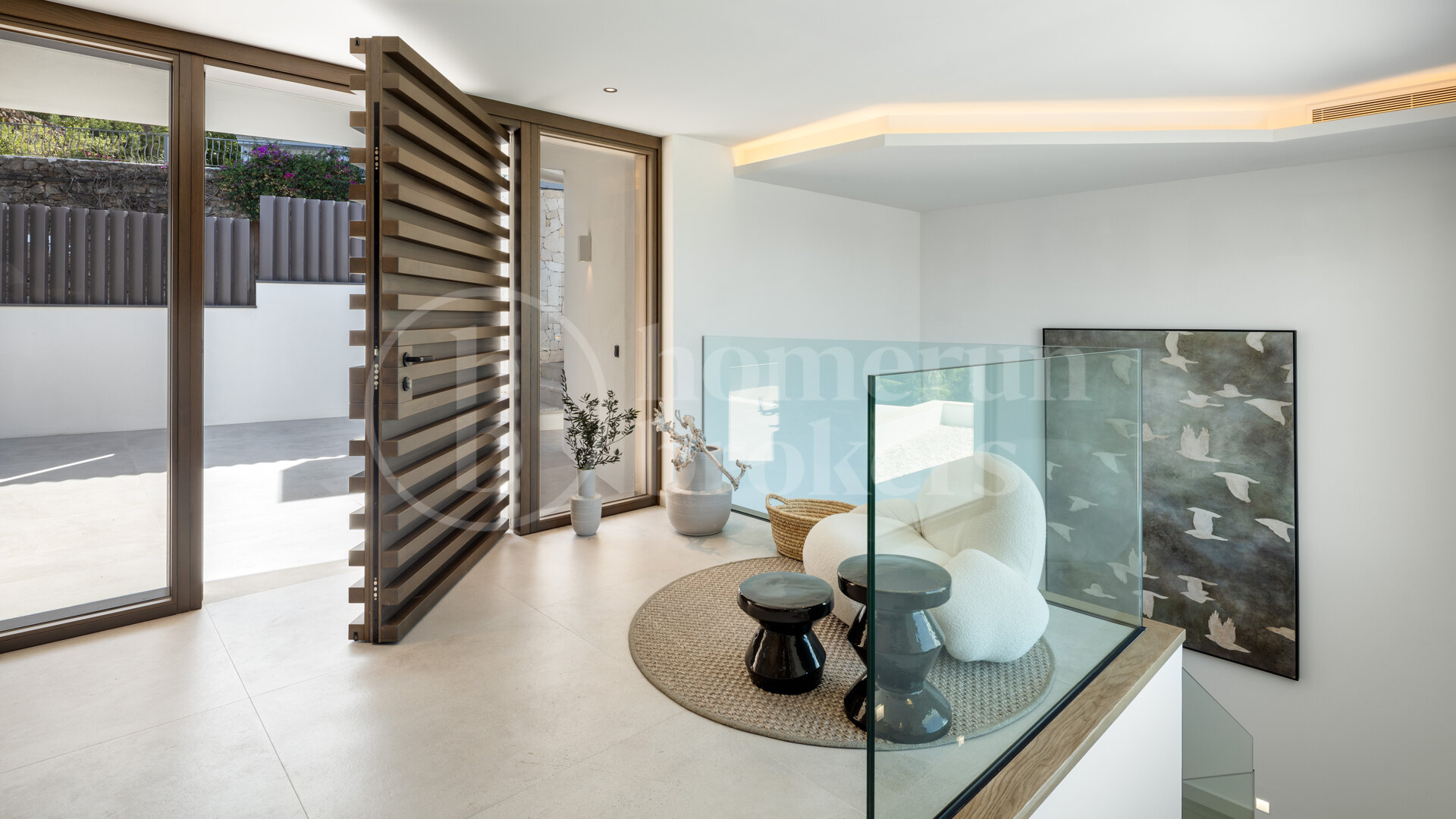 Villa Colina - Brand New Contemporary Villa with Sea Views