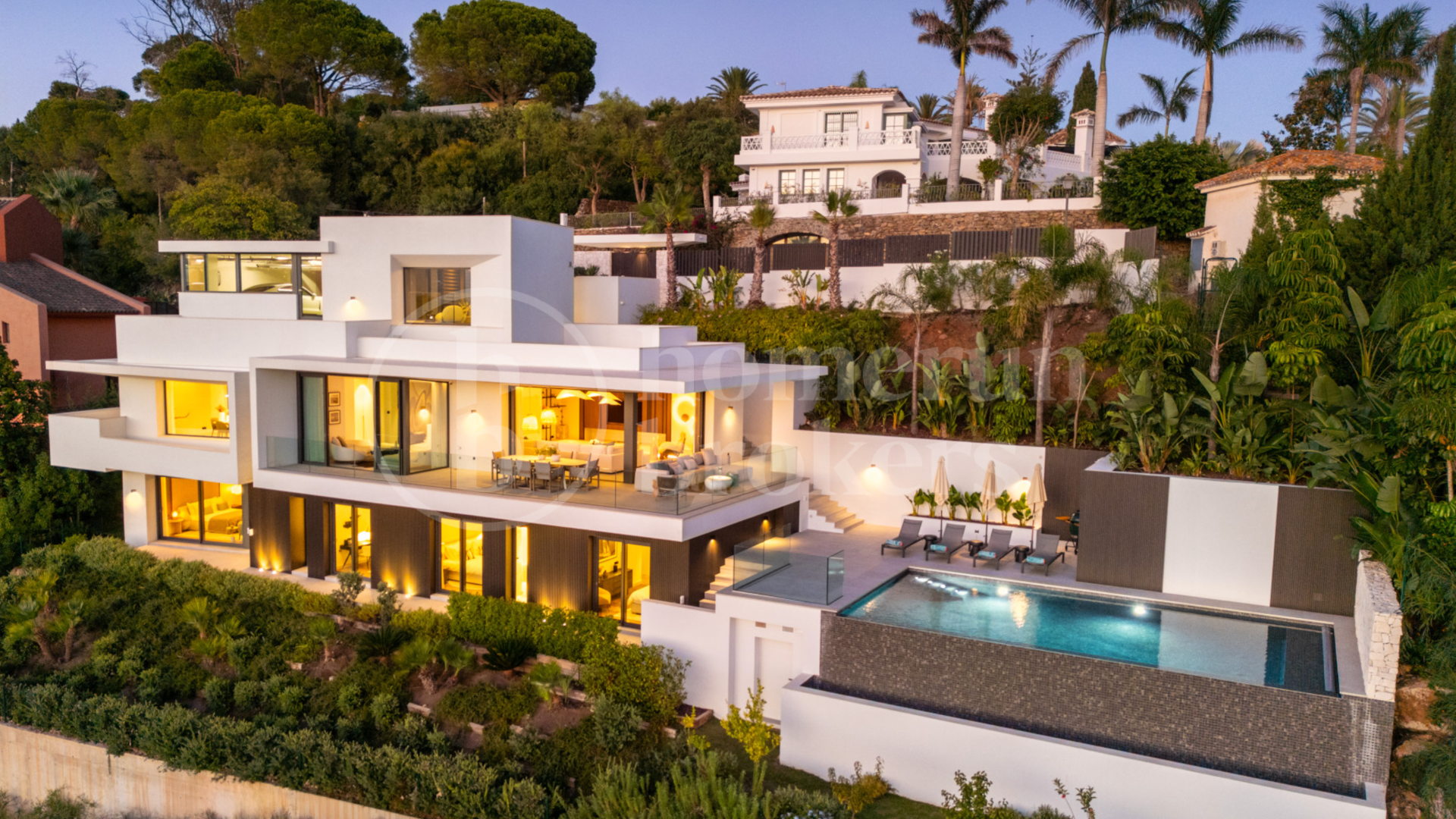 Villa Colina - Brand New Contemporary Villa with Sea Views
