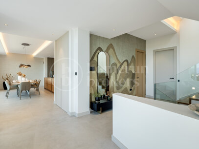 Villa Colina - Brand New Contemporary Villa with Sea Views