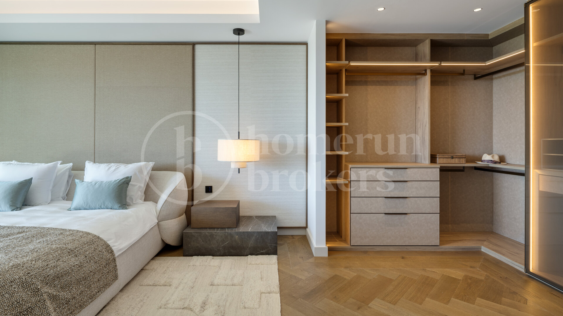 Villa Colina - Brand New Contemporary Villa with Sea Views