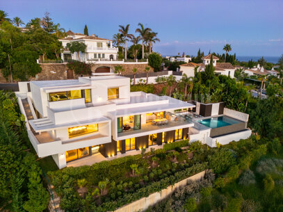Villa Colina - Brand New Contemporary Villa with Sea Views
