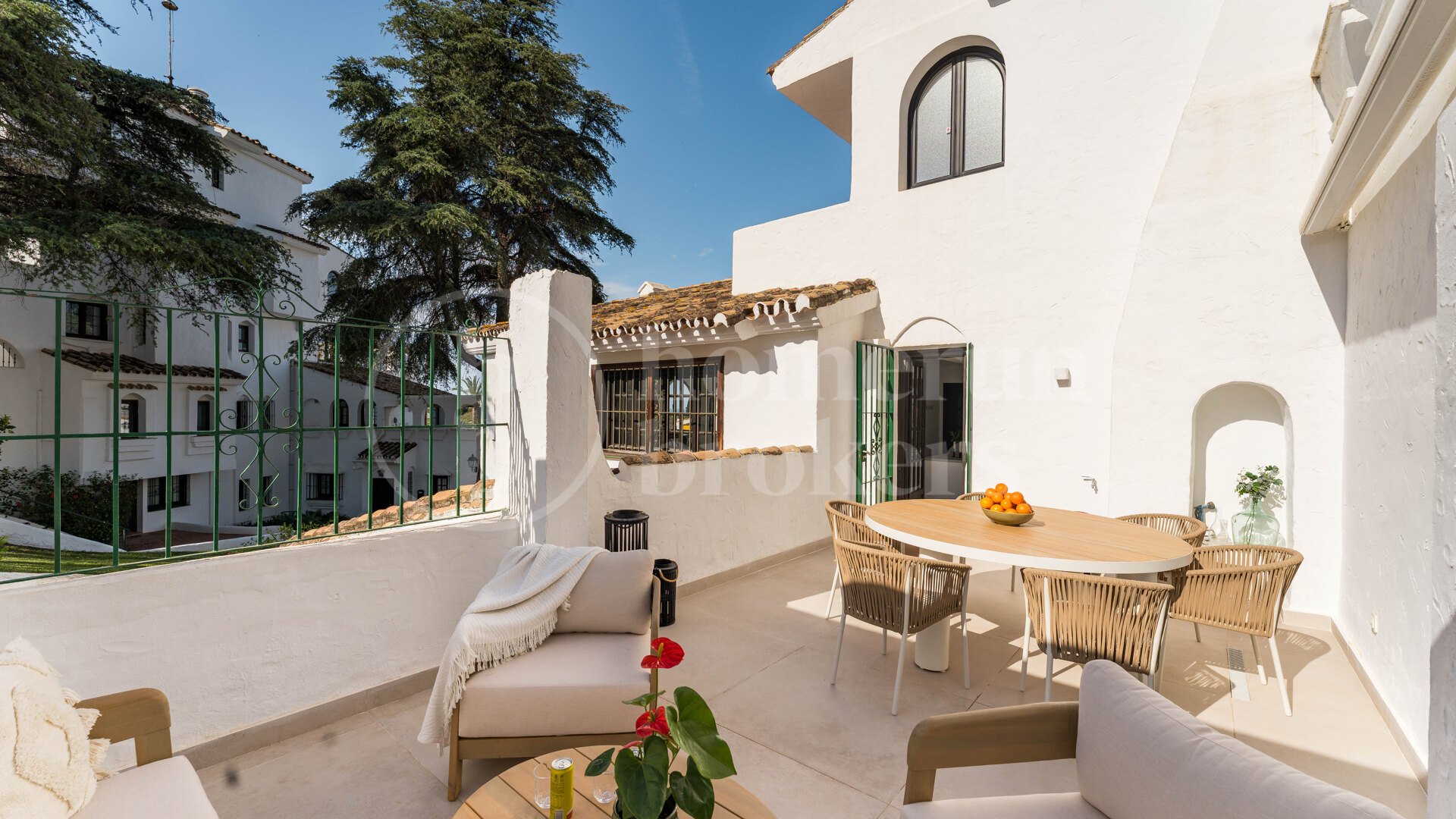 Casa Blanche – Fully Renovated Apartment in Prime Location
