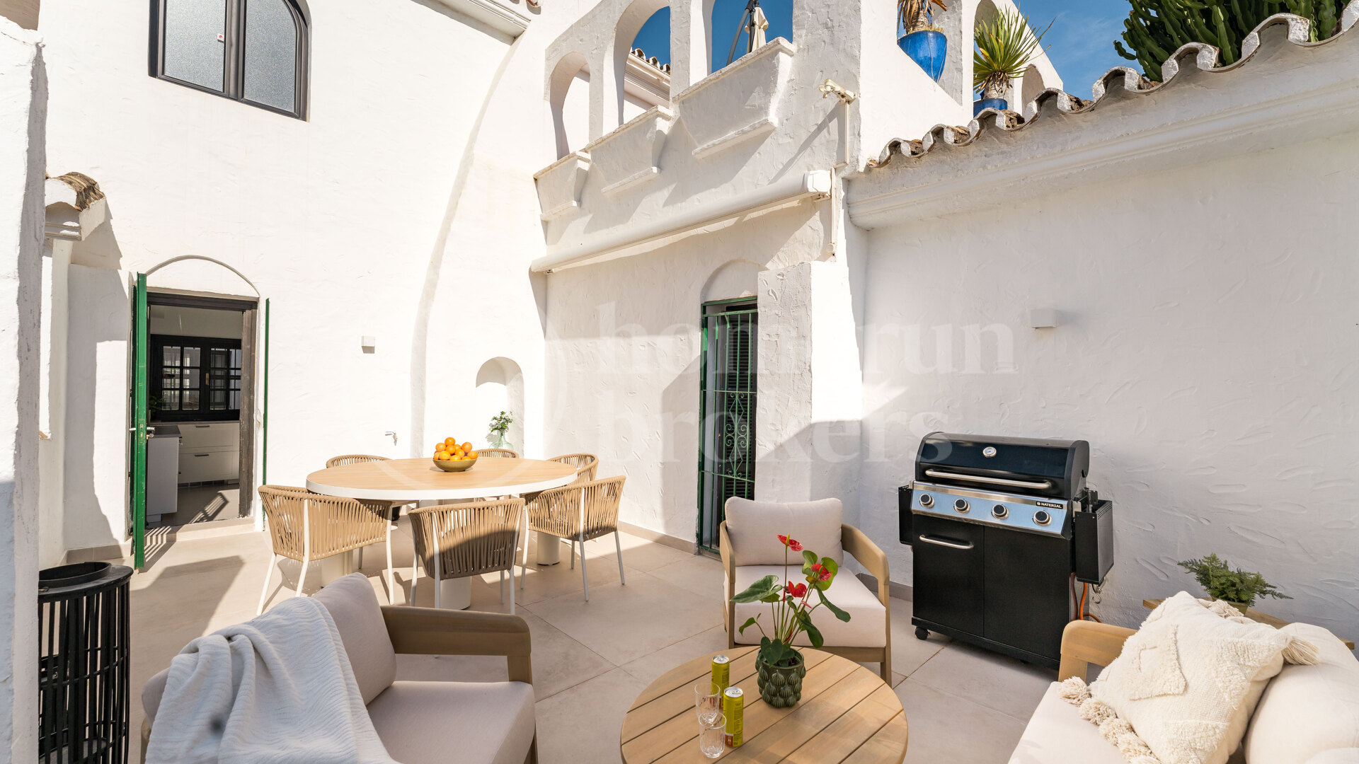 Casa Blanche – Fully Renovated Apartment in Prime Location
