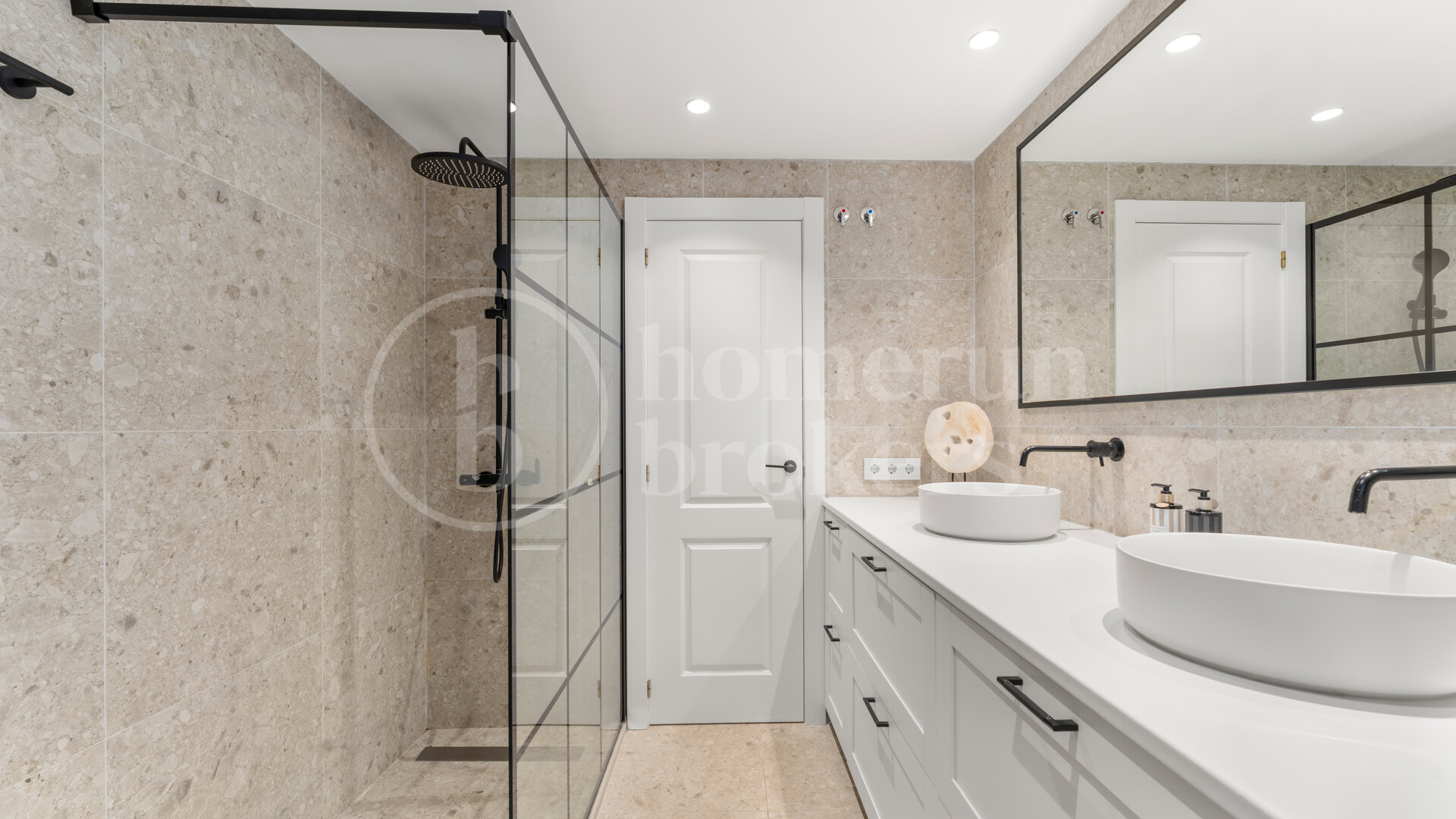 Casa Blanche – Fully Renovated Apartment in Prime Location