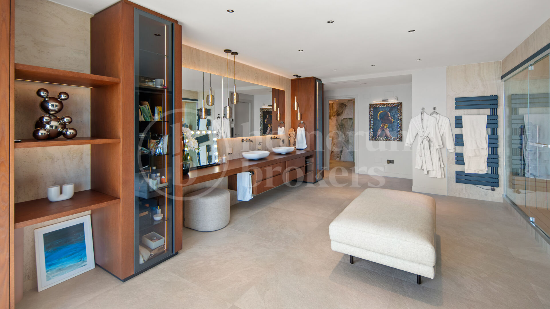 Villa La Mairena - Six Bedroom Contemporary Villa in Marbella East