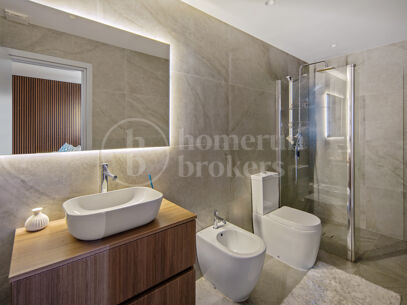 Villa La Mairena - Six Bedroom Contemporary Villa in Marbella East