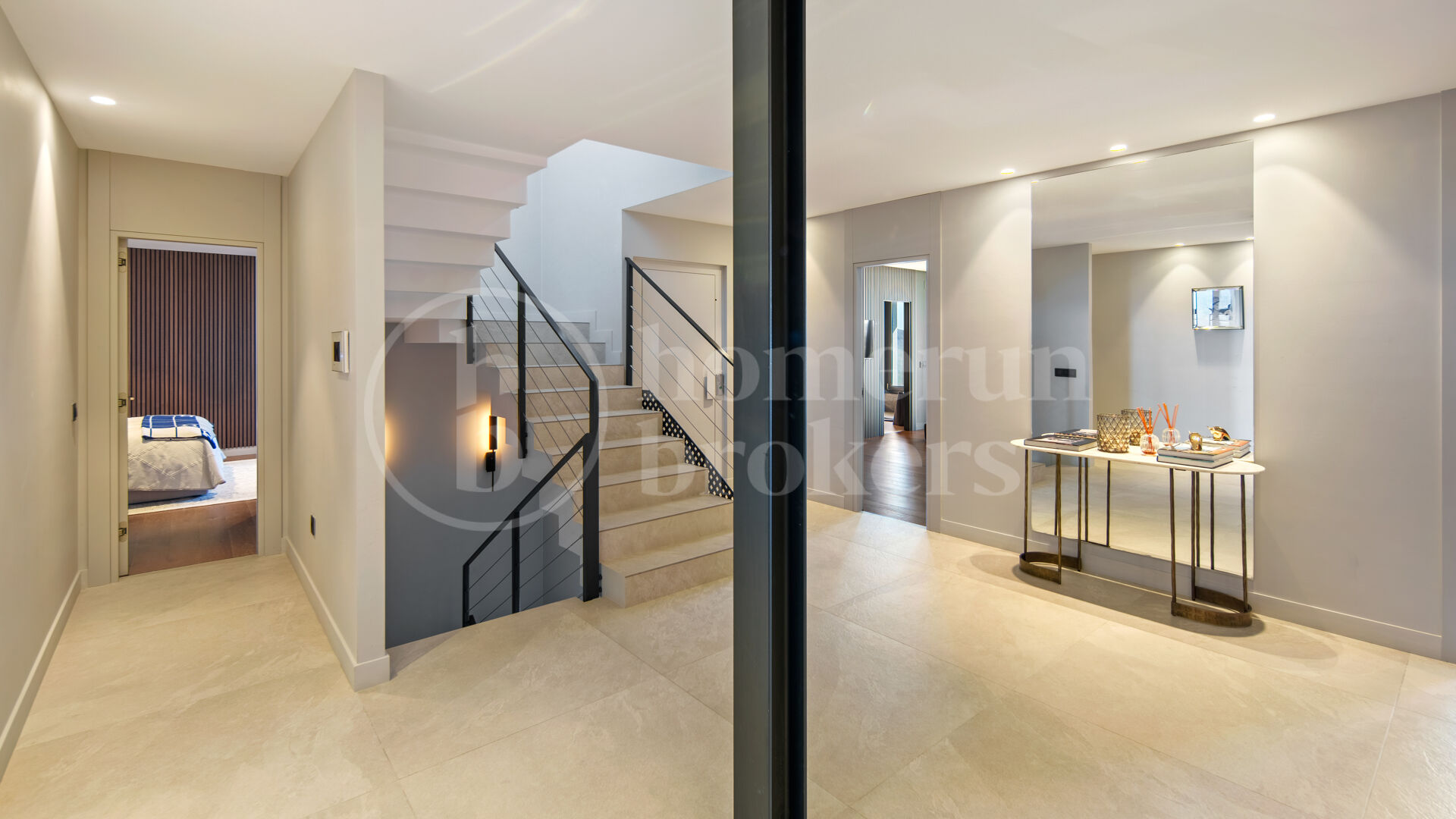 Villa La Mairena - Six Bedroom Contemporary Villa in Marbella East