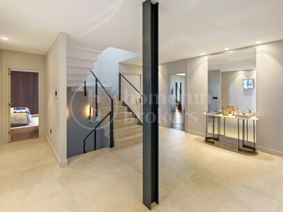 Villa La Mairena - Six Bedroom Contemporary Villa in Marbella East