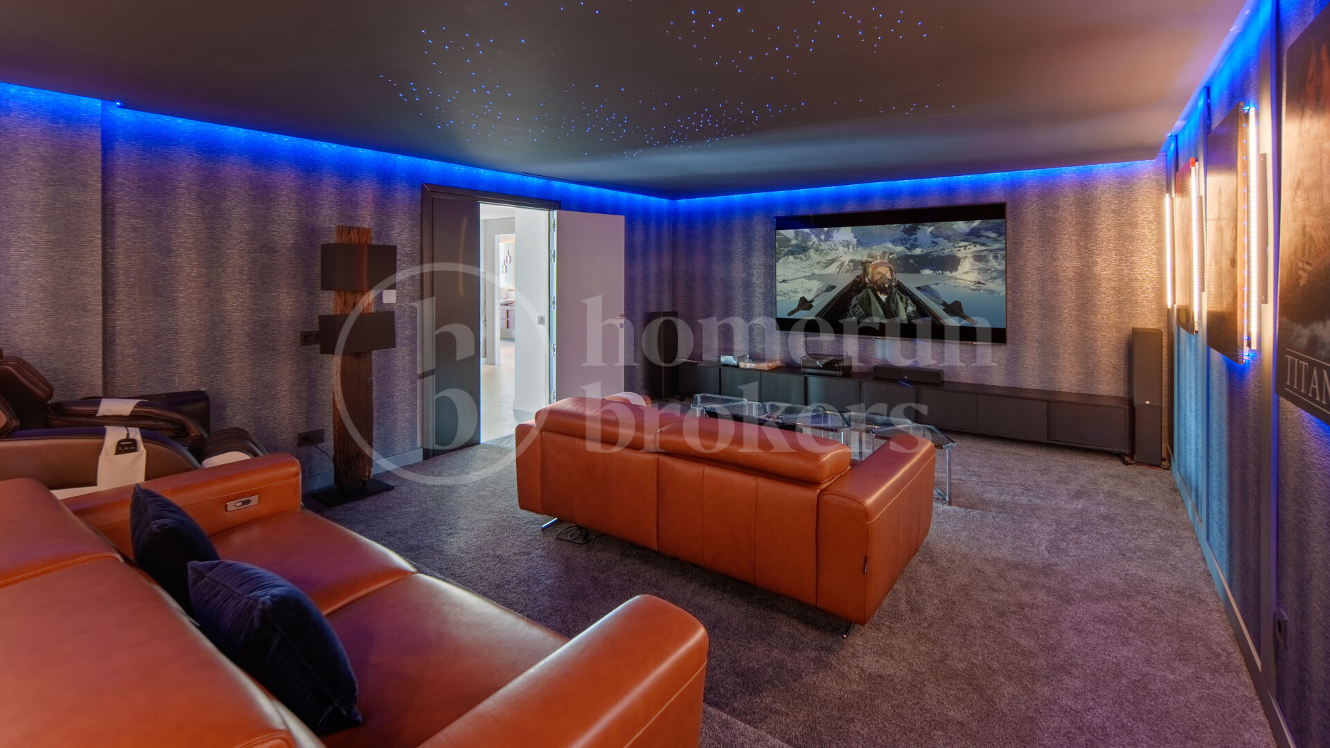 Villa La Mairena - Six Bedroom Contemporary Villa in Marbella East