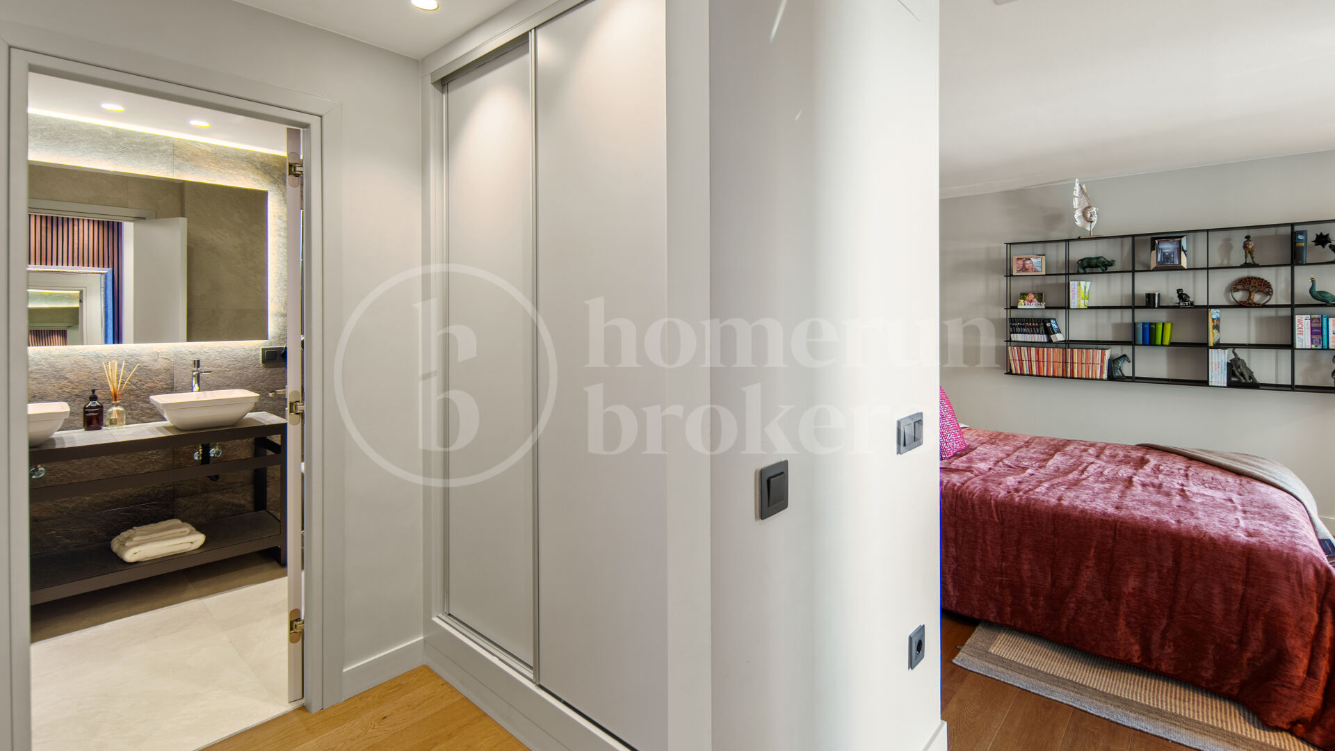 Villa La Mairena - Six Bedroom Contemporary Villa in Marbella East