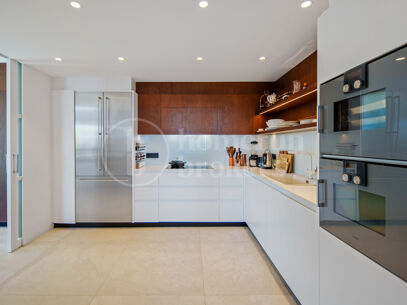 Villa La Mairena - Six Bedroom Contemporary Villa in Marbella East