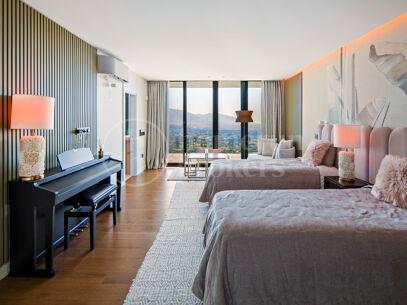 Villa La Mairena - Six Bedroom Contemporary Villa in Marbella East