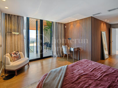 Villa La Mairena - Six Bedroom Contemporary Villa in Marbella East