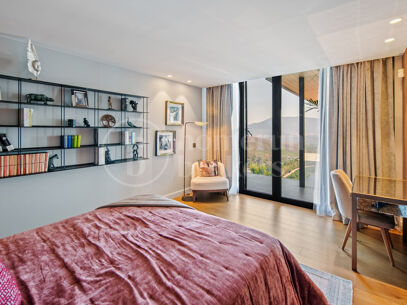 Villa La Mairena - Six Bedroom Contemporary Villa in Marbella East