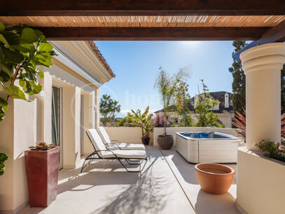 Penthouse Alamandas - Duplex takvåning med tre sovrum i Nueva Andalucía