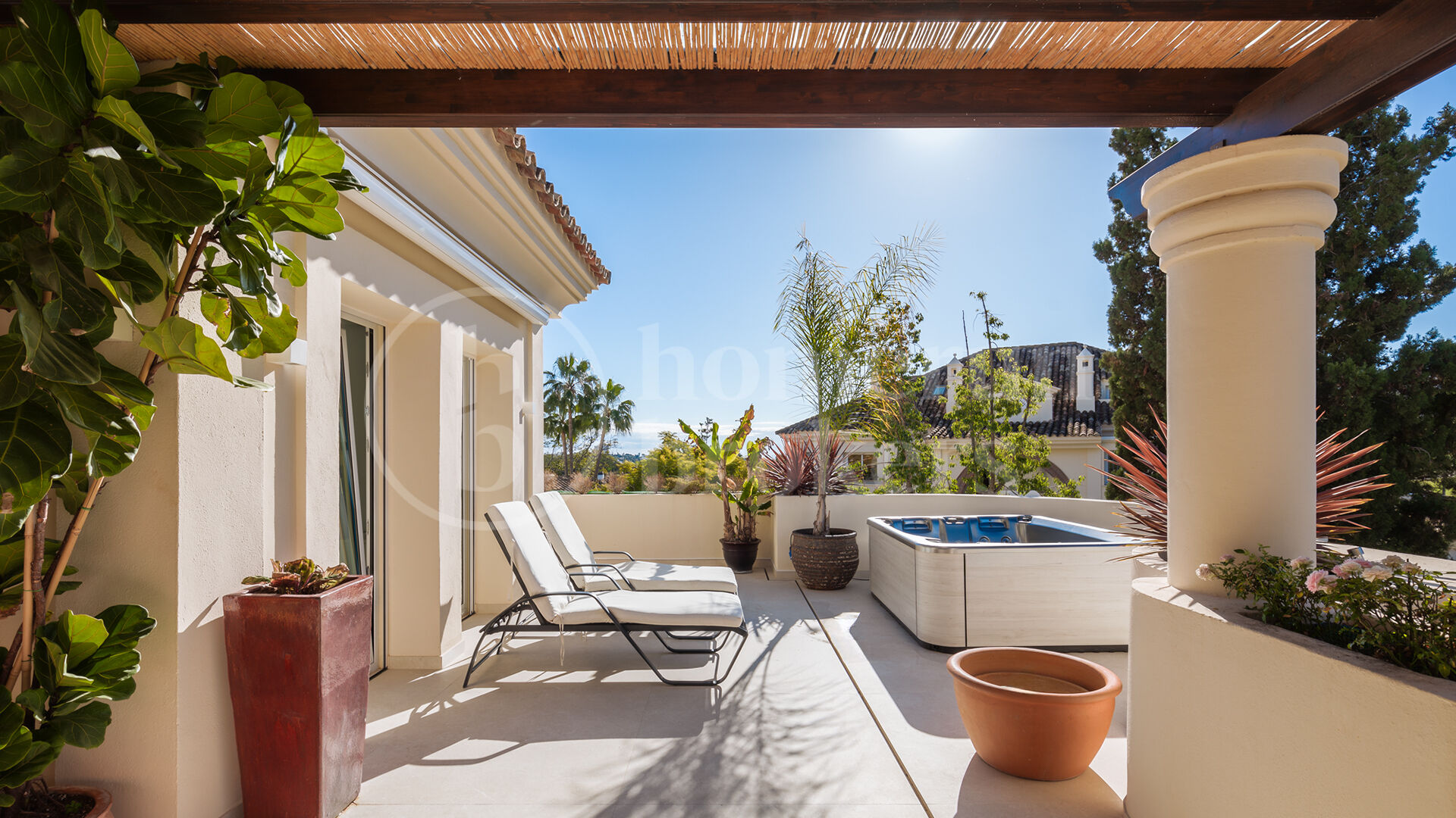 Penthouse Alamandas - Duplex takvåning med tre sovrum i Nueva Andalucía