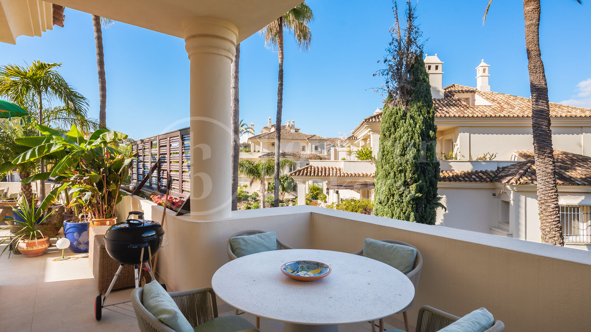 Penthouse Alamandas - Duplex takvåning med tre sovrum i Nueva Andalucía