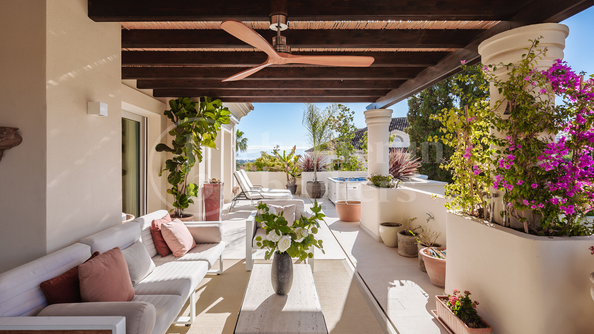 Penthouse Alamandas - Duplex takvåning med tre sovrum i Nueva Andalucía