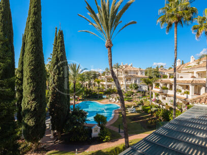 Penthouse Alamandas - Duplex takvåning med tre sovrum i Nueva Andalucía