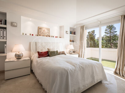 Penthouse Alamandas - Duplex takvåning med tre sovrum i Nueva Andalucía