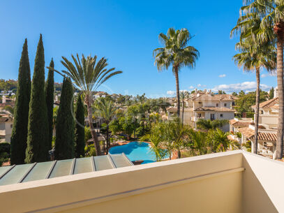 Penthouse Alamandas - Duplex takvåning med tre sovrum i Nueva Andalucía