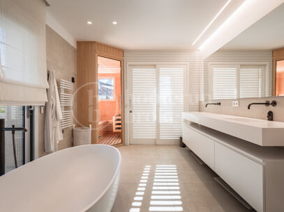 Penthouse Alamandas - Duplex takvåning med tre sovrum i Nueva Andalucía