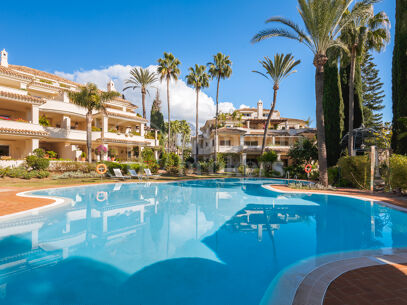 Penthouse Alamandas - Duplex takvåning med tre sovrum i Nueva Andalucía