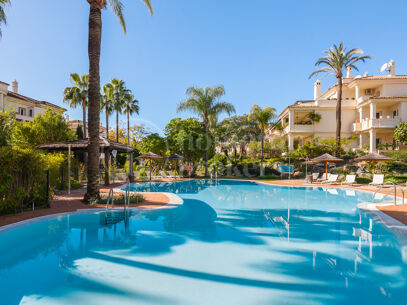 Penthouse Alamandas - Duplex takvåning med tre sovrum i Nueva Andalucía