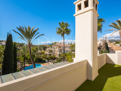 Penthouse Alamandas - Duplex takvåning med tre sovrum i Nueva Andalucía