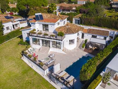Casa Birdie - Frontline Golf Villa for Sale in Guadalmina Alta