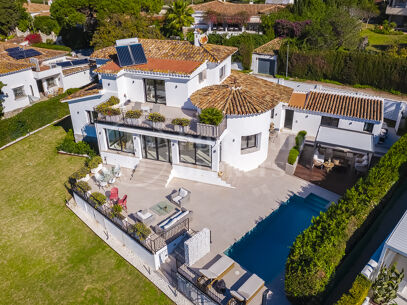 Casa Birdie - Frontline Golf Villa for Sale in Guadalmina Alta
