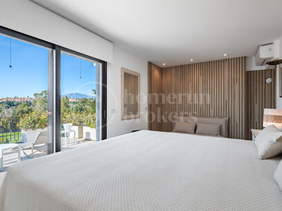 Casa Birdie - Frontline Golf Villa for Sale in Guadalmina Alta