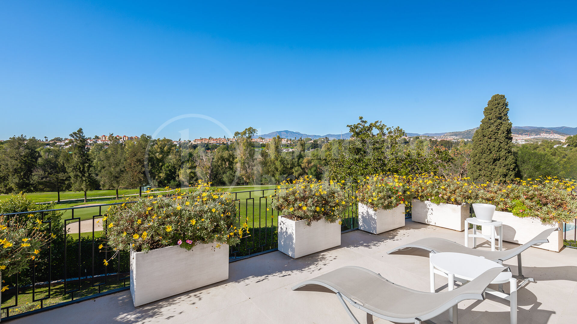 Casa Birdie - Frontline Golf Villa for Sale in Guadalmina Alta