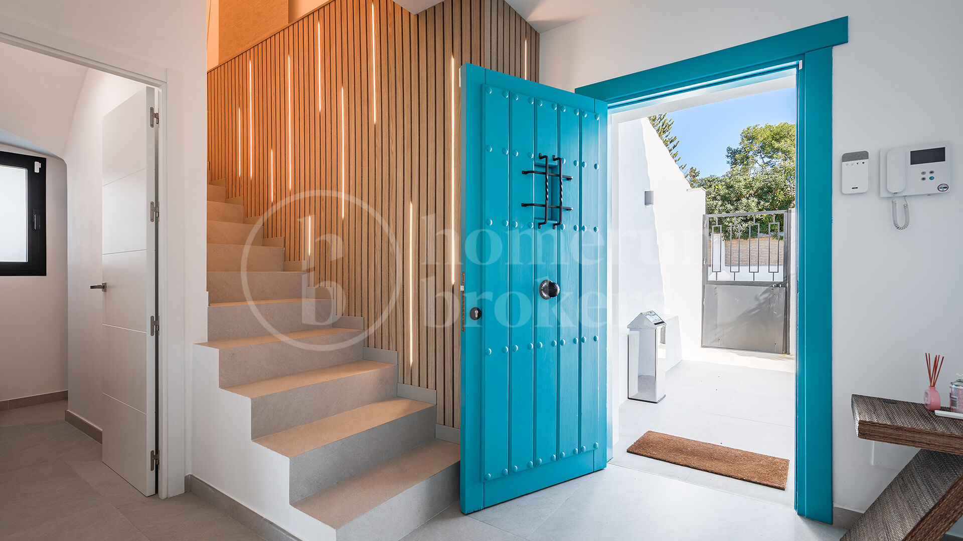 Casa Birdie - Frontline Golf Villa for Sale in Guadalmina Alta