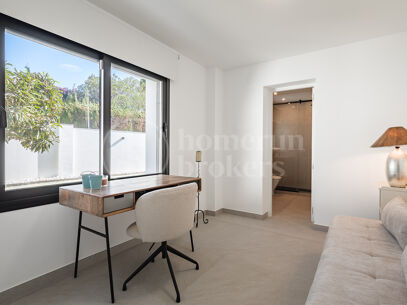 Casa Birdie - Frontline Golf Villa for Sale in Guadalmina Alta