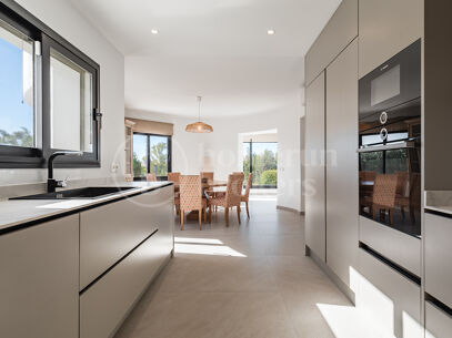 Casa Birdie - Frontline Golf Villa for Sale in Guadalmina Alta