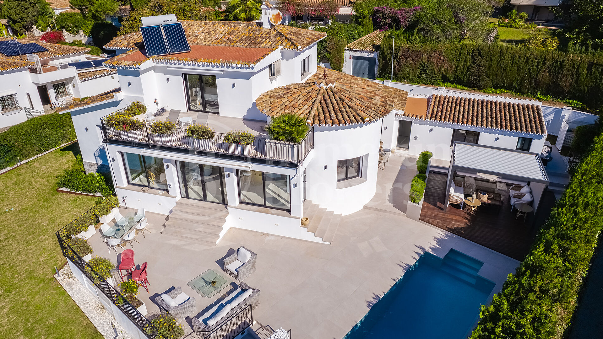 Casa Birdie - Frontline Golf Villa for Sale in Guadalmina Alta