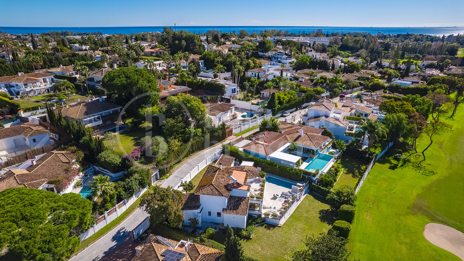 Casa Birdie - Frontline Golf Villa for Sale in Guadalmina Alta