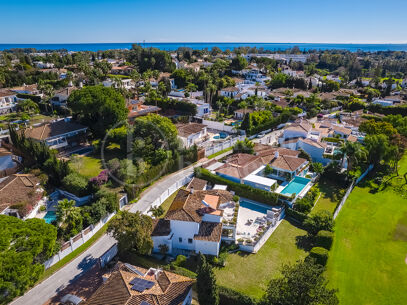 Casa Birdie - Frontline Golf Villa for Sale in Guadalmina Alta