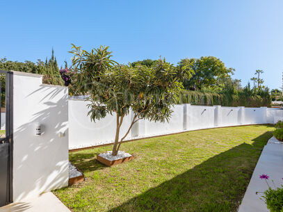 Casa Birdie - Frontline Golf Villa for Sale in Guadalmina Alta