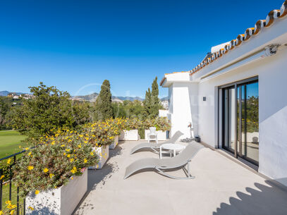 Casa Birdie - Frontline Golf Villa for Sale in Guadalmina Alta