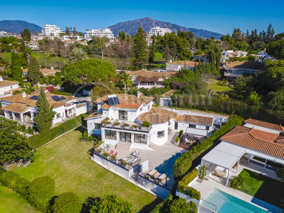 Casa Birdie - Frontline Golf Villa for Sale in Guadalmina Alta