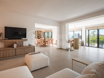 Casa Birdie - Frontline Golf Villa for Sale in Guadalmina Alta
