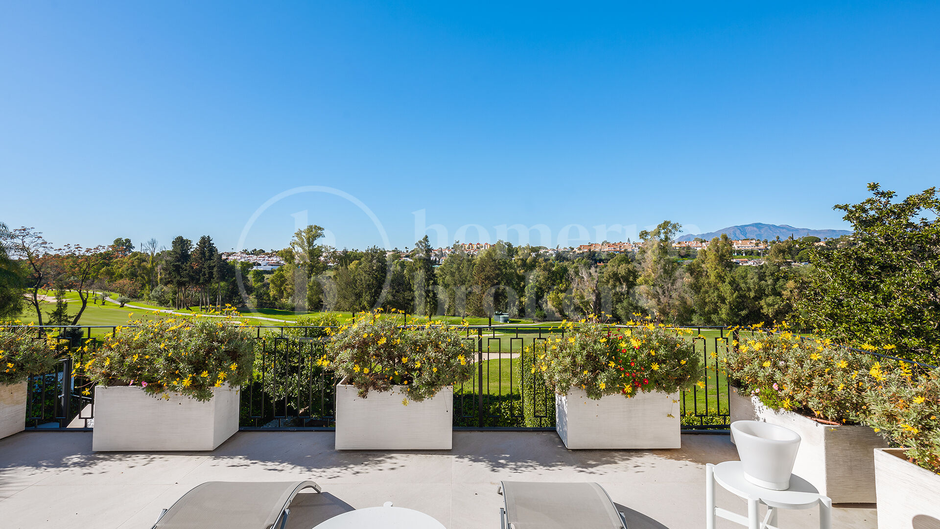 Casa Birdie - Frontline Golf Villa for Sale in Guadalmina Alta
