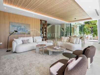 Villa Serenia – Contemporary Villa in El Campanario