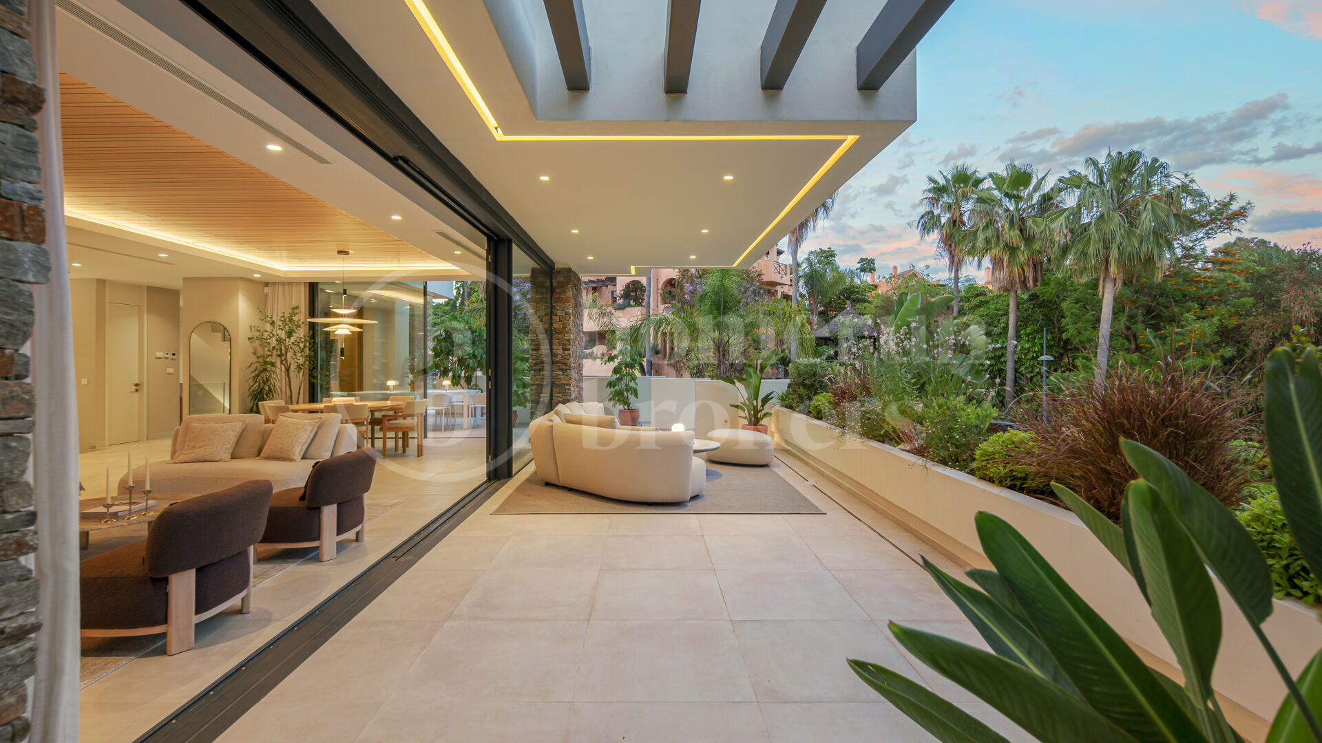 Villa Serenia – Contemporary Villa in El Campanario