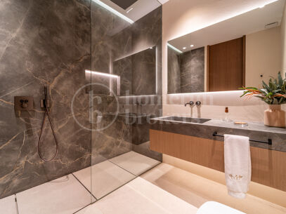 Villa Monteros - Modern strandnära villa i Marbella East