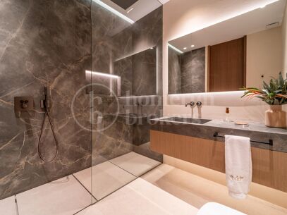 Villa Monteros - Modern strandnära villa i Marbella East